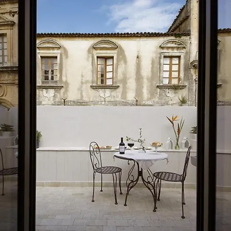 Nicotera * Noto